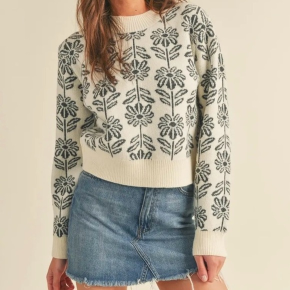 &Merci Cream & Gray Floral Print Cropped Sweater Size Large - Picture 3 of 13